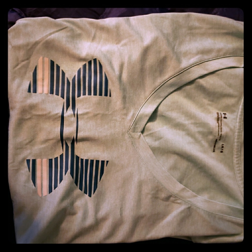 V neck tee